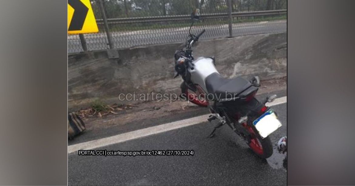 Motociclista é socorrido em estado grave após queda na Rodovia Raposo Tavares