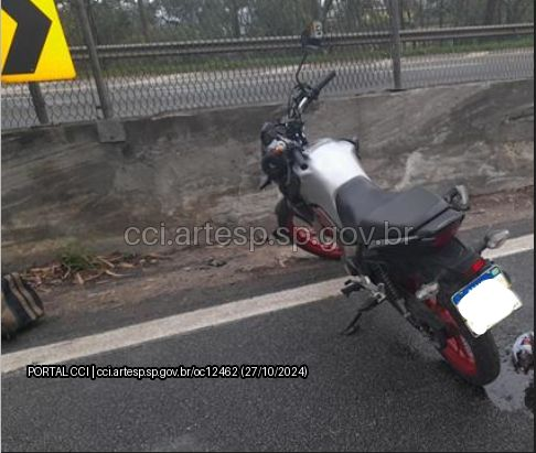 Motociclista é socorrido em estado grave após queda na Rodovia Raposo Tavares