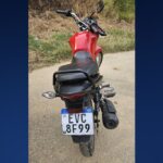 Polícia Militar recupera moto roubada em Alumínio após jovem ser flagrando fazendo manobras perigosas 