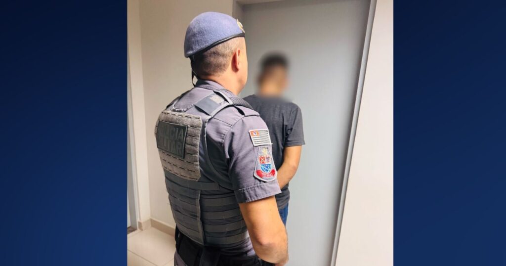 Polícia Militar flagra suspeito com drogas escondidas em lanchonete em Alumínio