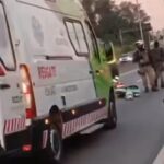 Motociclista desmaia na pista enquanto seguia sentido Cotia na Raposo Tavares