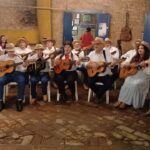 Primeira parte da gravação da TV TEM em São Roque com meninos que tocam viola e catam na Comitiva Brasil Poeira vai ao neste domingo no Nosso Campo